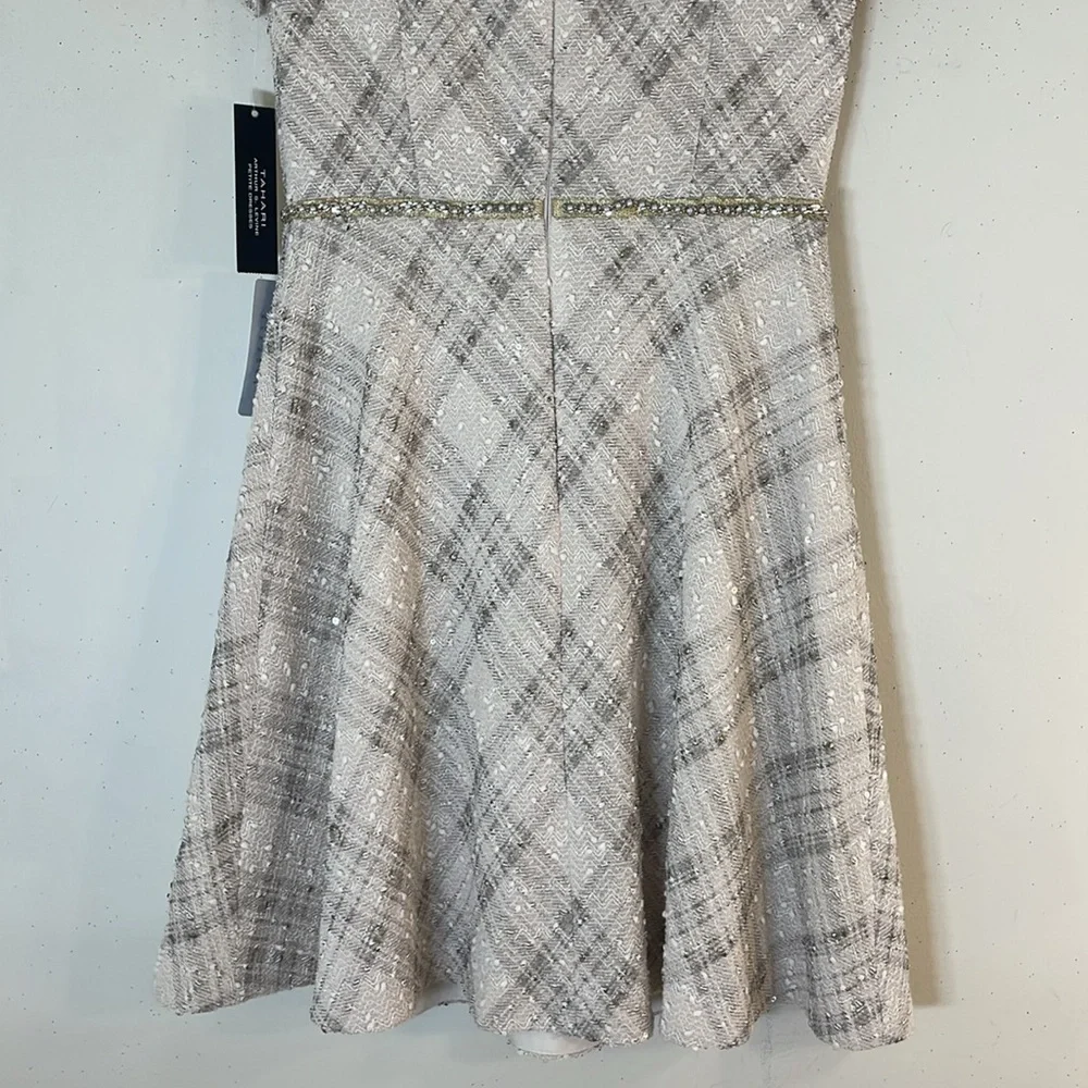TAHARI ASL Sequin Tweed Pearl Chain Belted Fit & Flare Dress. 4P. NWT.